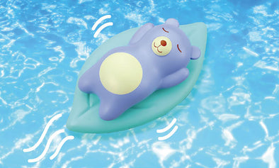 Bear in bath01