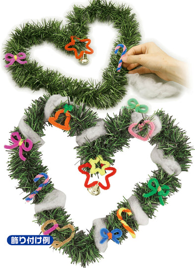 Making a Christmas wreath01