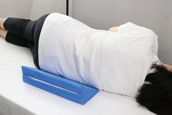 Triangle cushion01