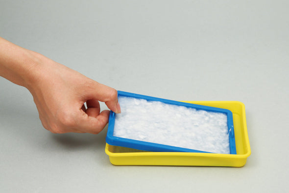 Paper making set with 3 colors of dyed paint03