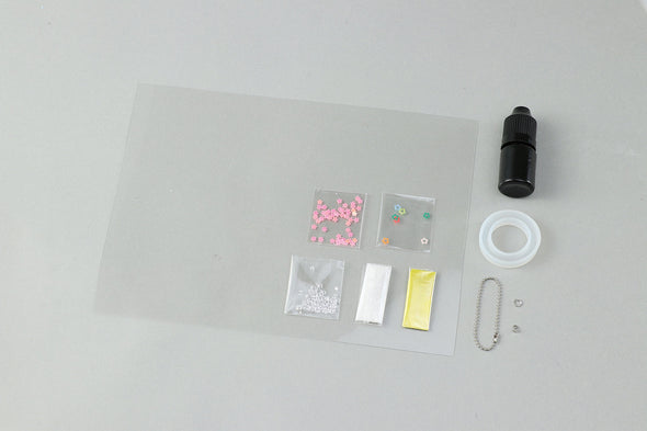 Shakashaka charm (with resin)02