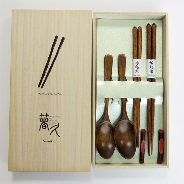 [Chopstick rest included] Chestnut cut chopsticks with angular tip, couple celebration meal set