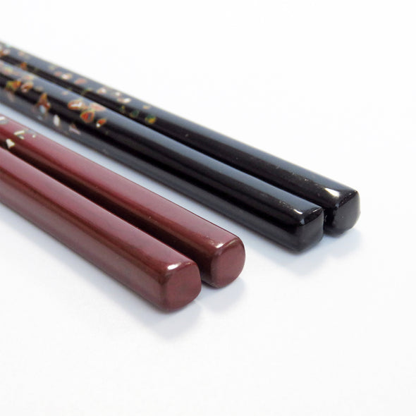 [Included chopstick rest made by traditional craftsman] Wakasa lacquered chopsticks pure gold couple set